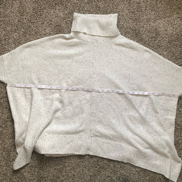 LOFT Flowy White Speckled Turtleneck Sweater - Picture 9 of 10